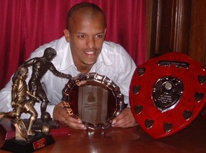 Past winner. Robert Earnshaw