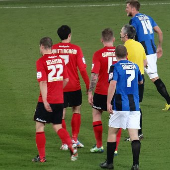 Players not happy with ref (pic by Jon Candy)