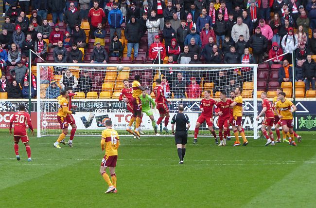 Motherwell fall short and lose to Aberdeen