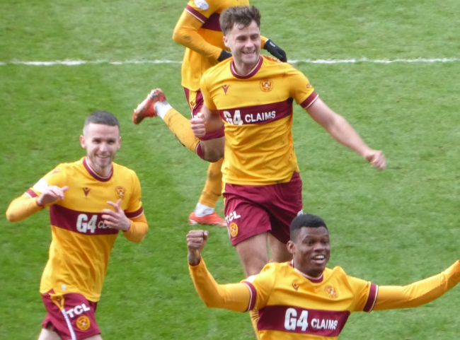 Motherwell storm back to win 3-2 in Dundee