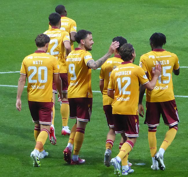 Motherwell sweep past Morton to win the group