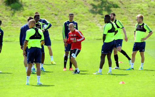 Di Canio shows that lads is dance floor moves.