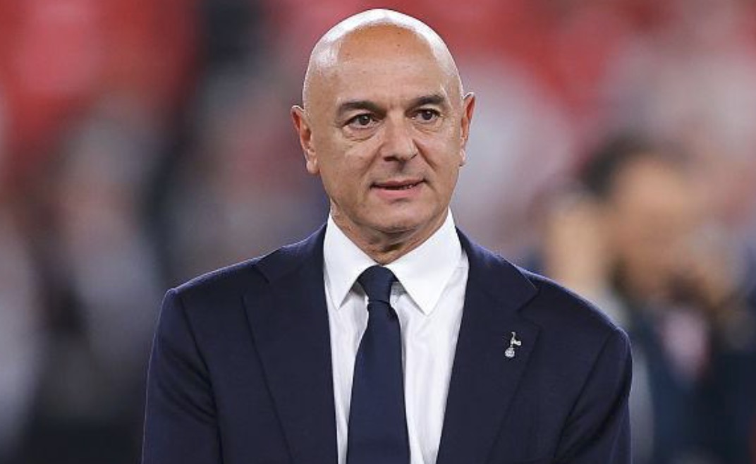 Levy steps down at Spurs