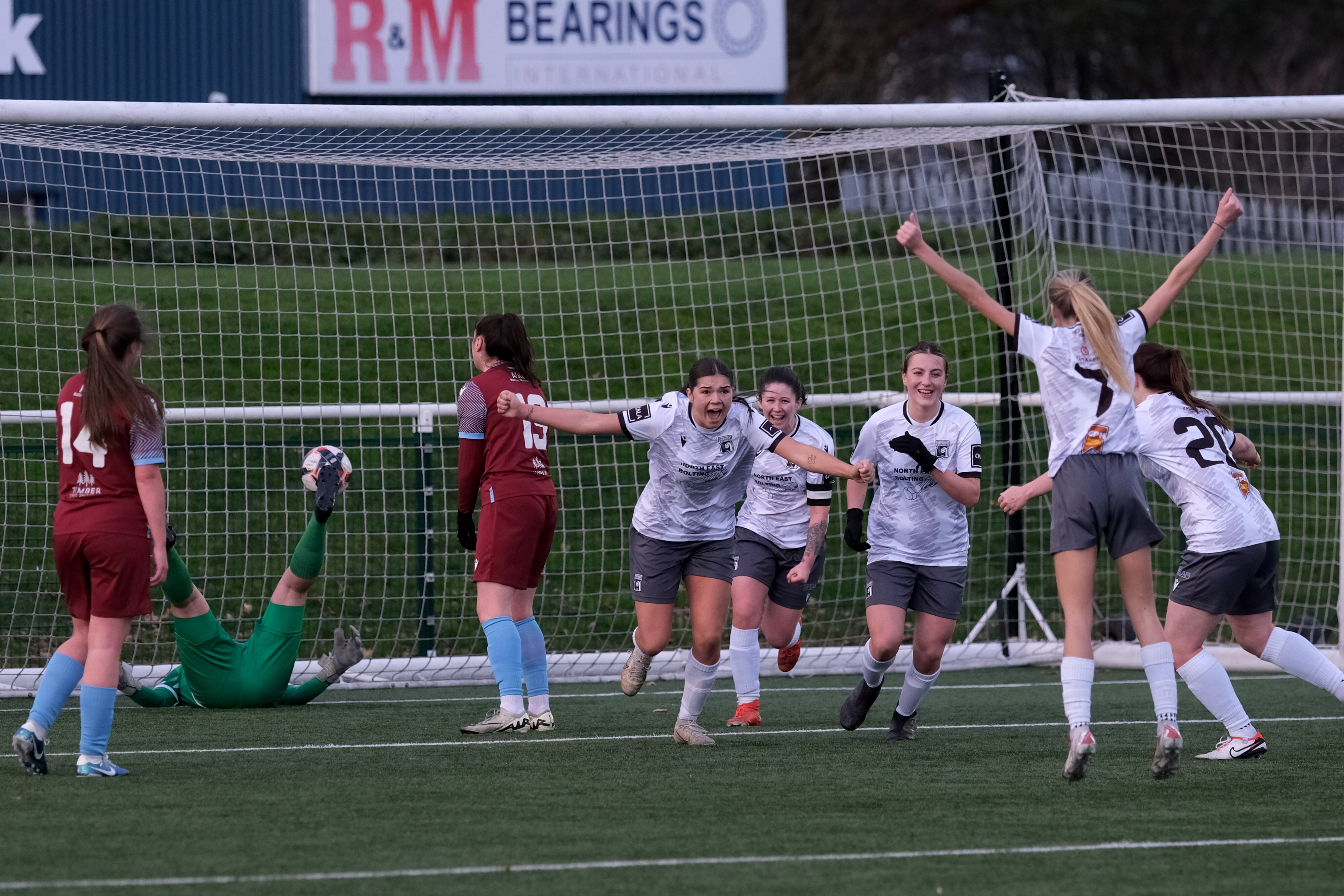 Lastgasp Goal Puts Inverurie Locos Into ScottishPower National League